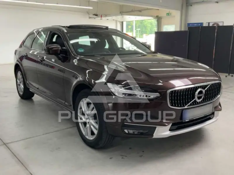 2017 Volvo V90