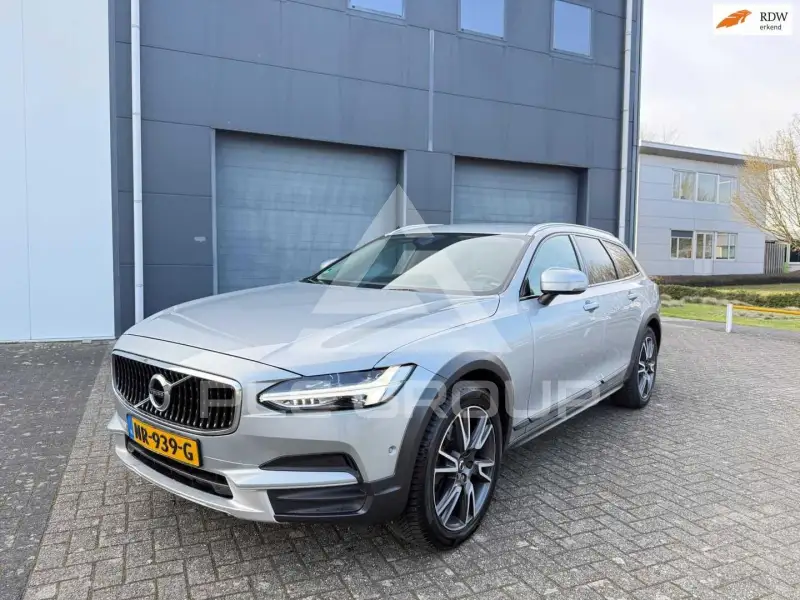 2017 Volvo V90