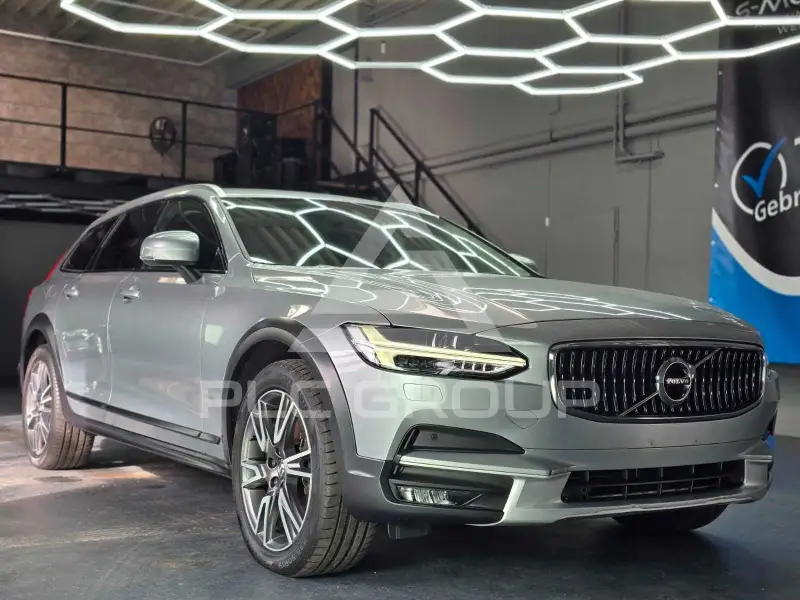 2017 Volvo V90