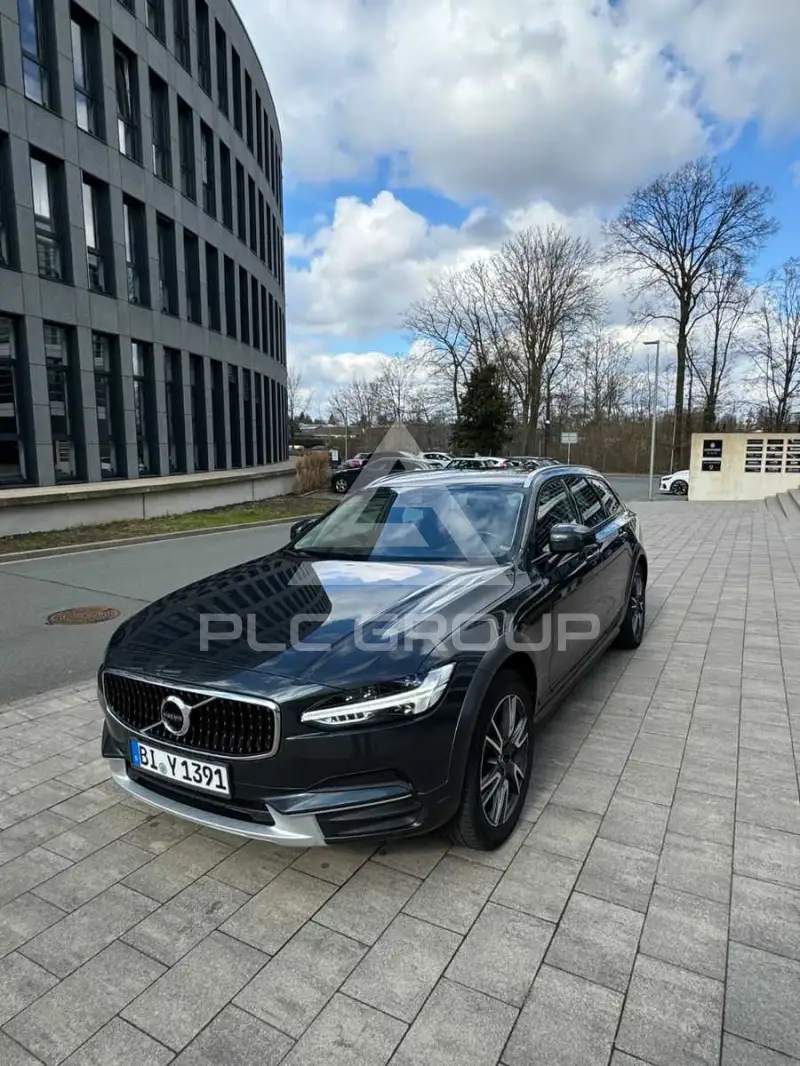 2017 Volvo V90