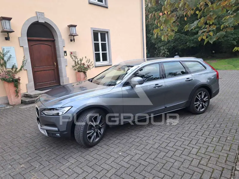 2017 Volvo V90