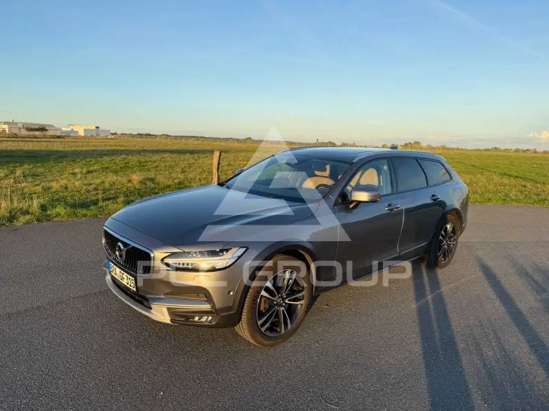 2017 Volvo V90