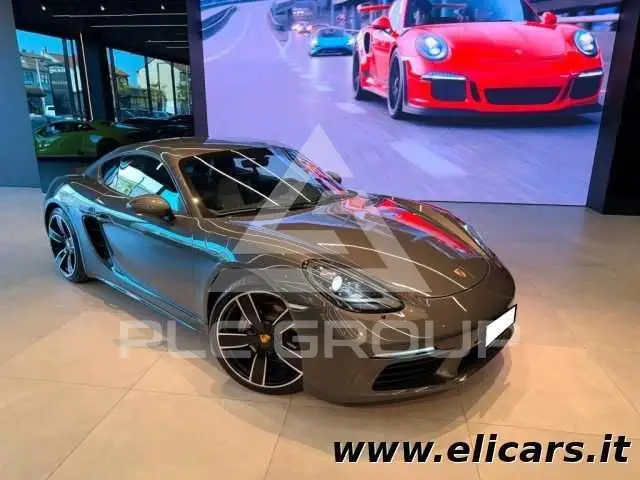 2017 Porsche Cayman