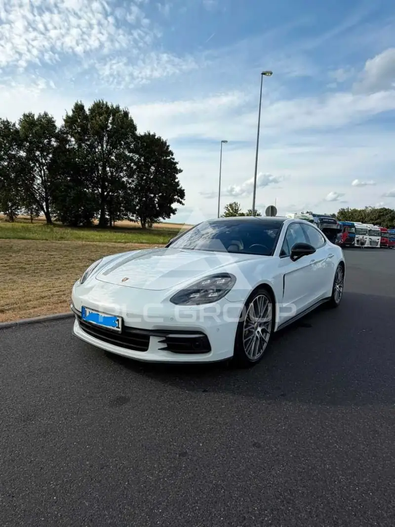 2017 Porsche Panamera