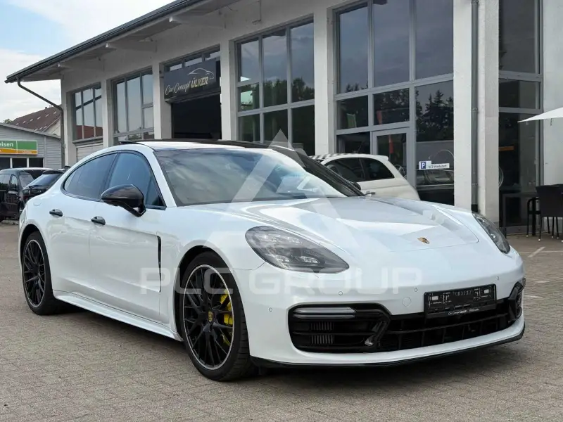 2017 Porsche Panamera