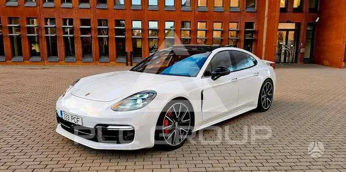 2017 Porsche Panamera