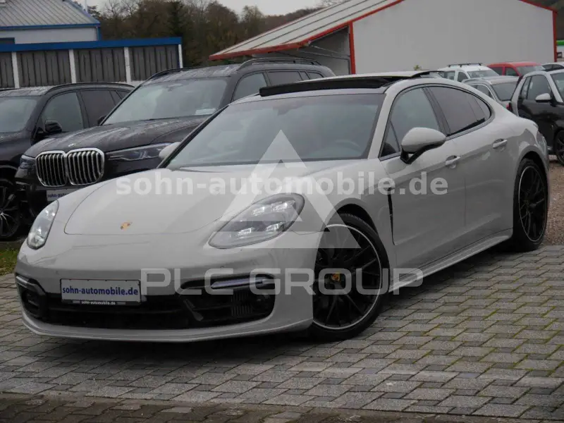 2017 Porsche Panamera