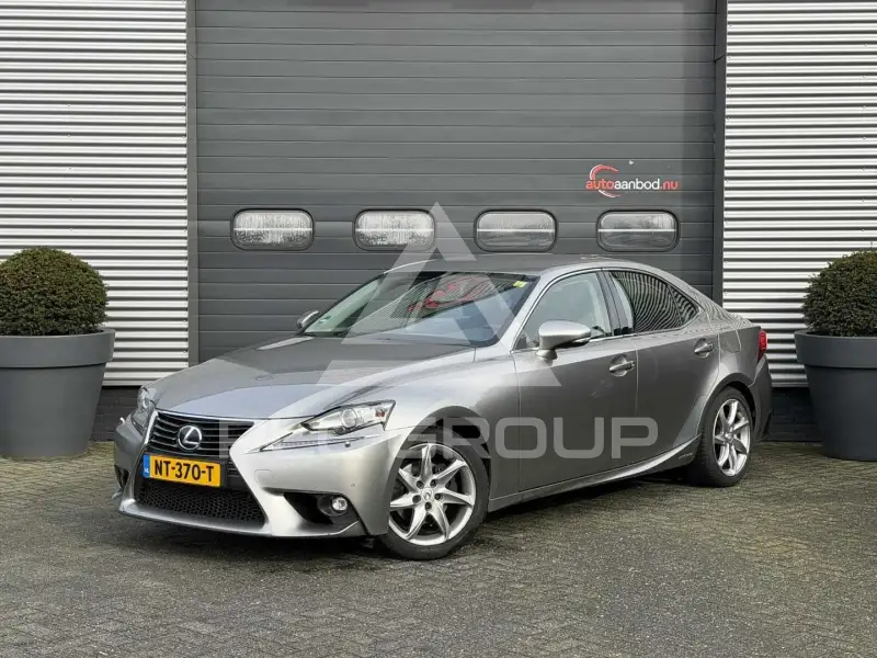 2017 Lexus IS300