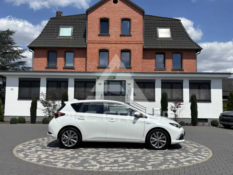 2017 Toyota AURIS