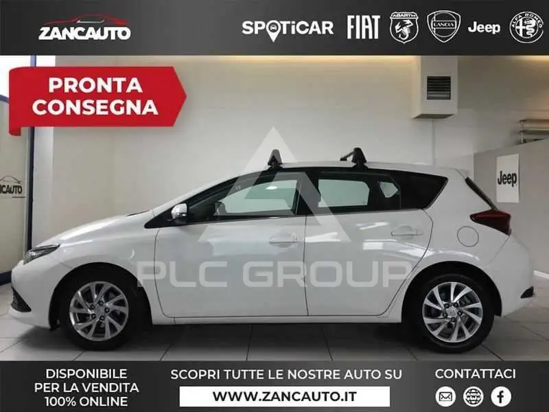 2017 Toyota AURIS