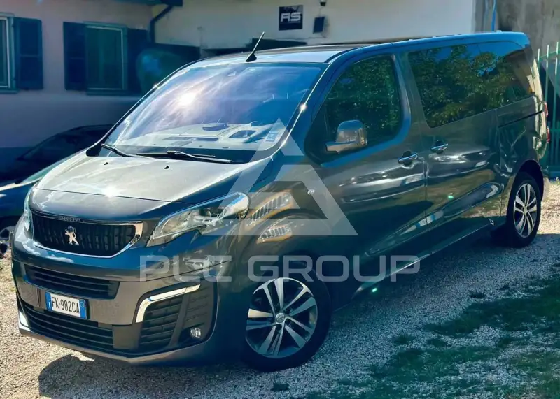 2017 Peugeot Traveller