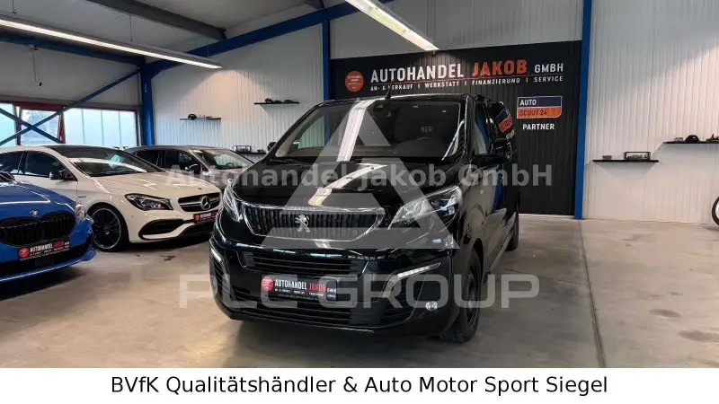 2017 Peugeot Traveller