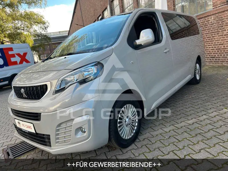 2017 Peugeot Traveller
