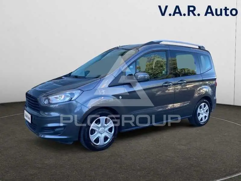 2017 Ford Tourneo