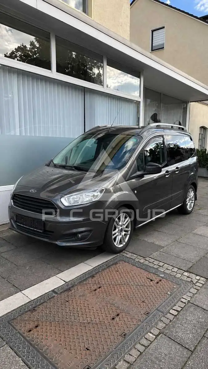 2017 Ford Tourneo