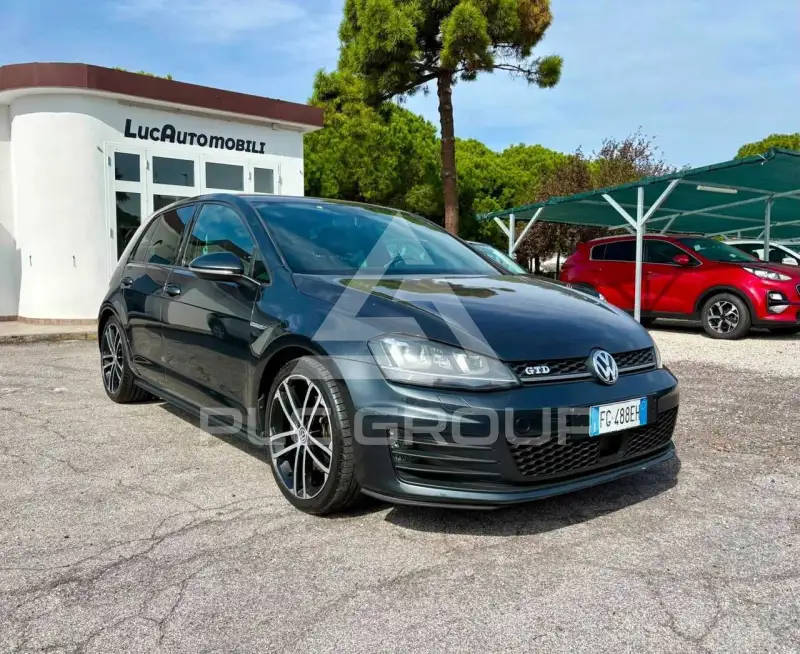 2017 Volkswagen GOLF