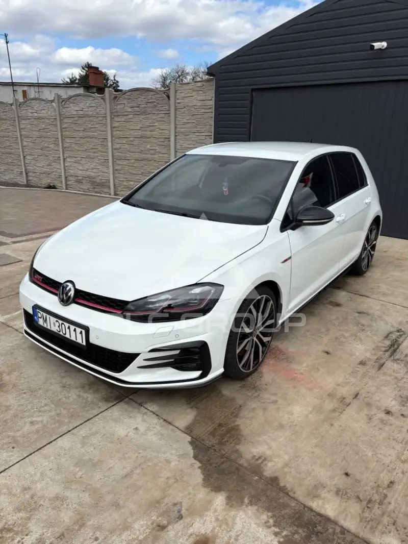 2017 Volkswagen GOLF