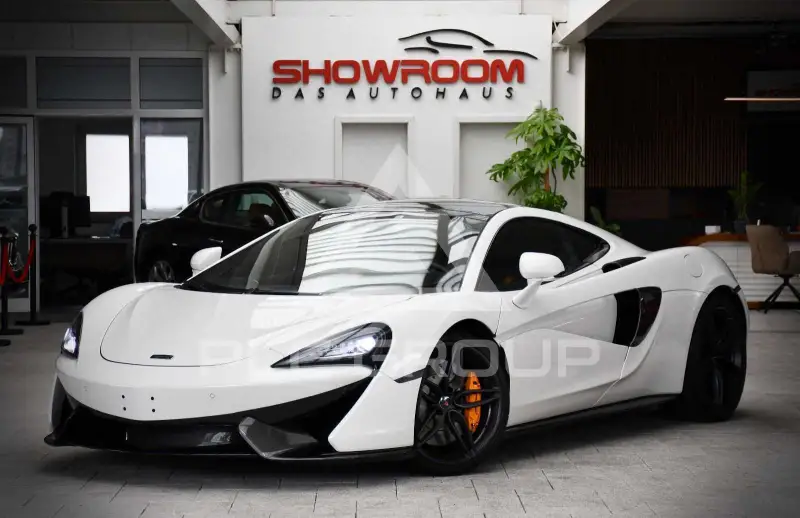 2017 McLaren 570GT