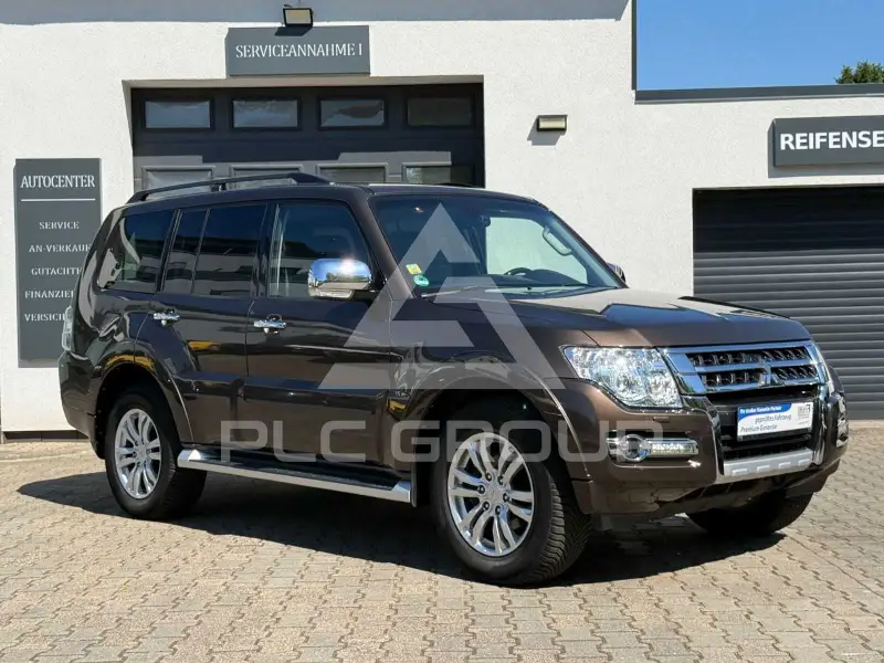 2018 Mitsubishi PAJARO