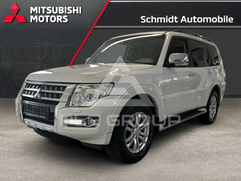 2018 Mitsubishi PAJARO