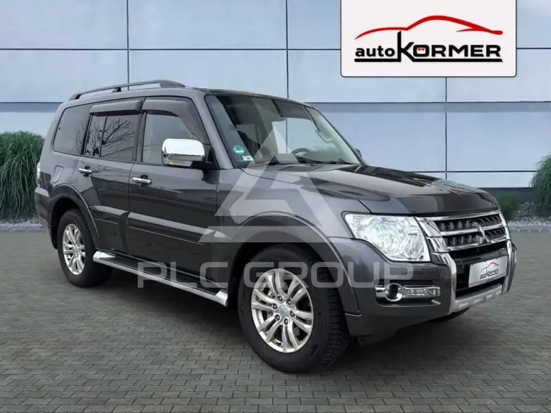 2018 Mitsubishi PAJARO