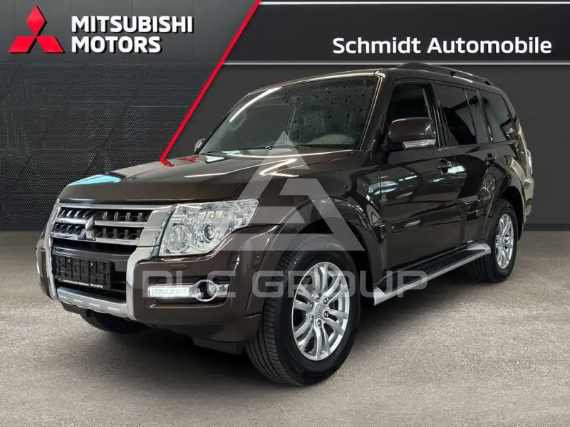 2018 Mitsubishi PAJARO