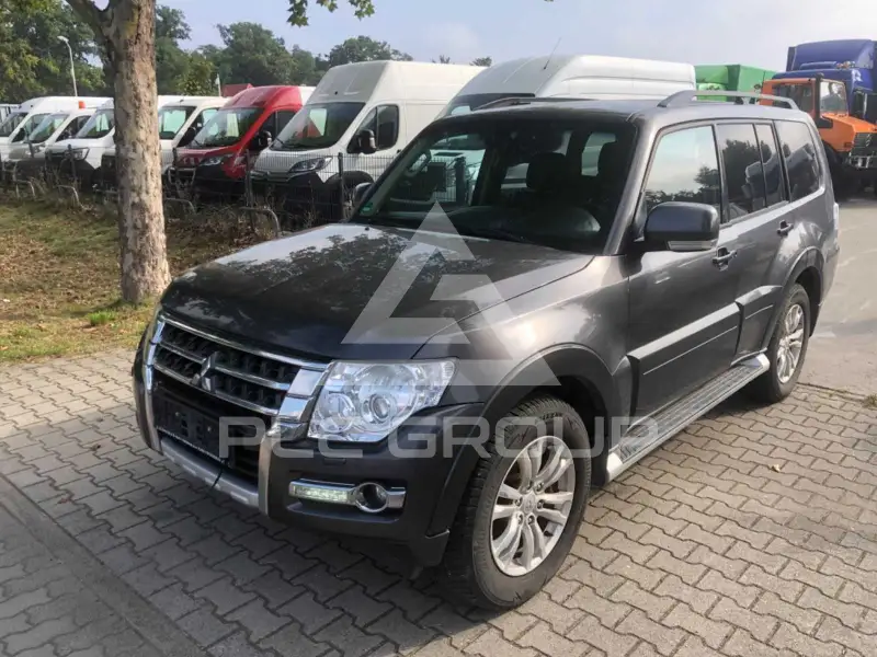 2018 Mitsubishi PAJARO