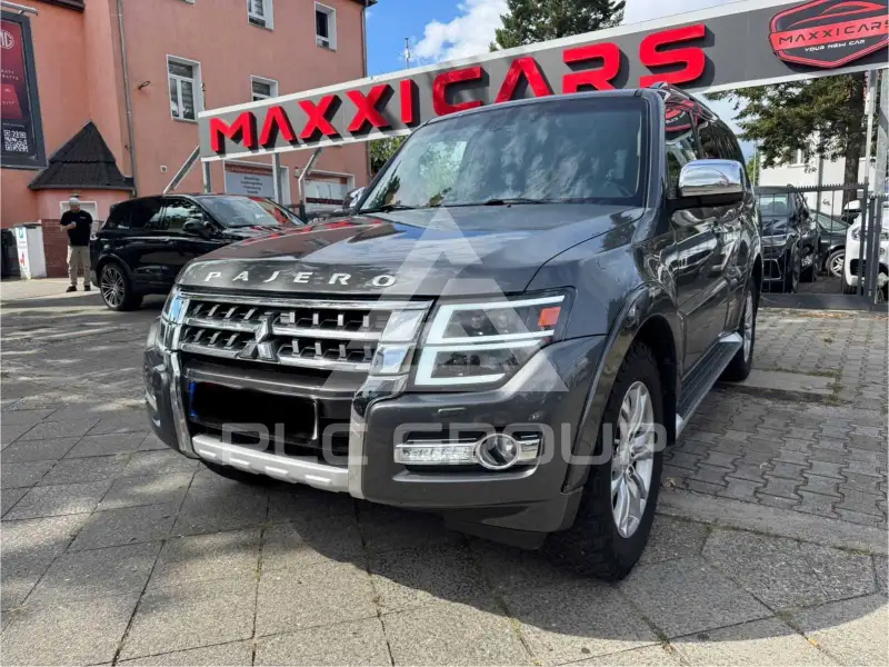 2018 Mitsubishi PAJARO