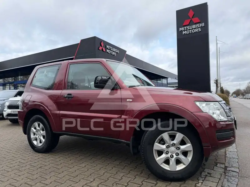2018 Mitsubishi PAJARO