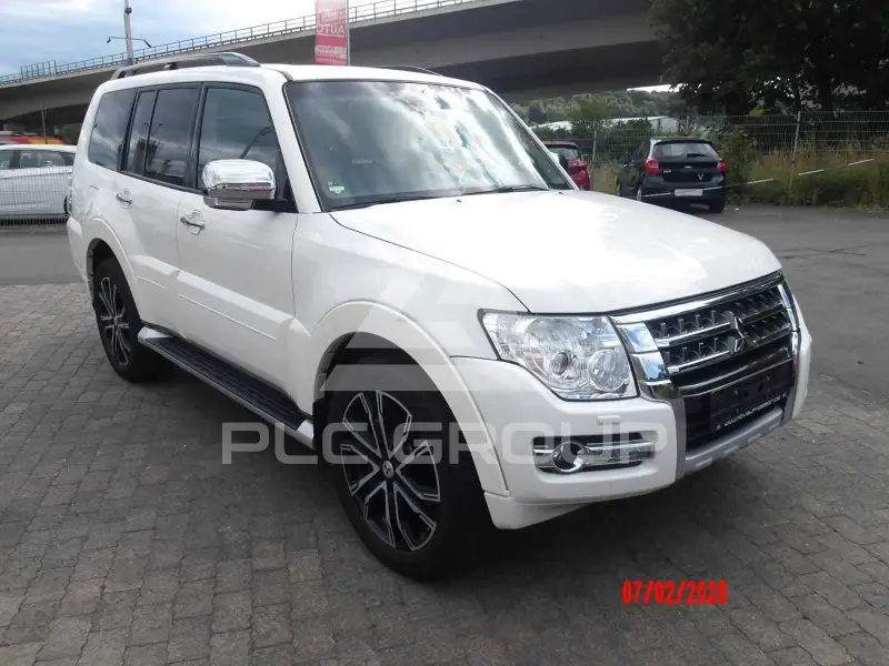 2018 Mitsubishi PAJARO