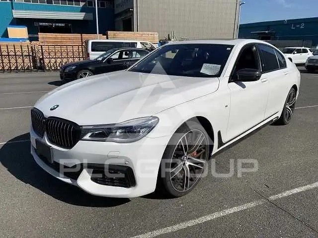 2018 BMW 750