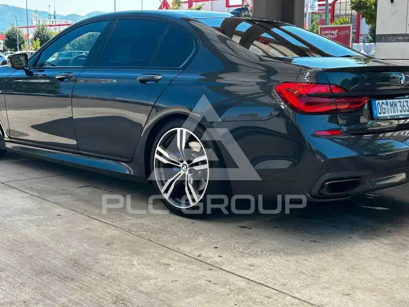 2018 BMW 750