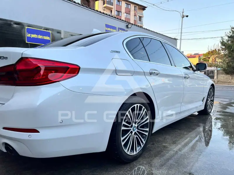 2018 BMW 530