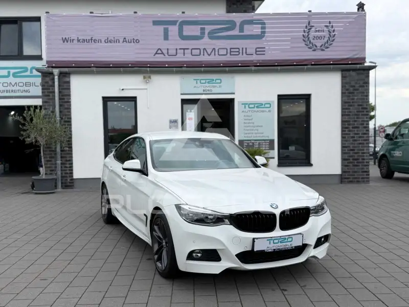 2018 BMW 330