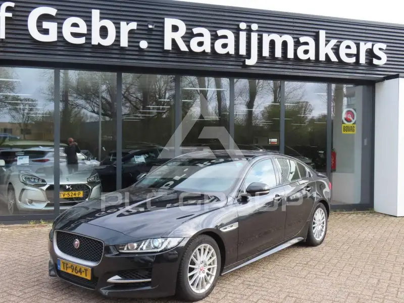 2018 Jaguar XE