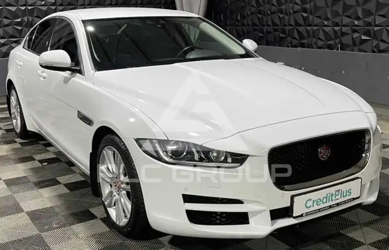 2018 Jaguar XE