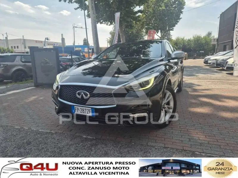 2018 Infinity Q30