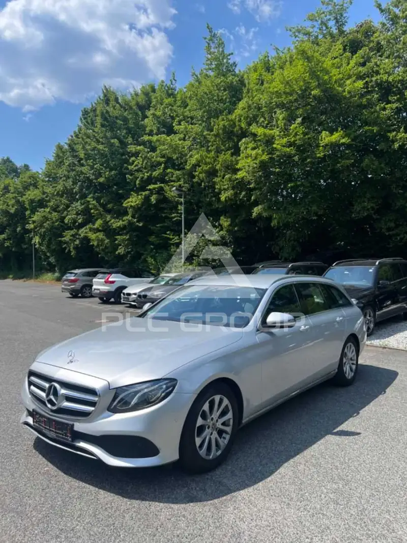 2018 Mercedes Benz E 220