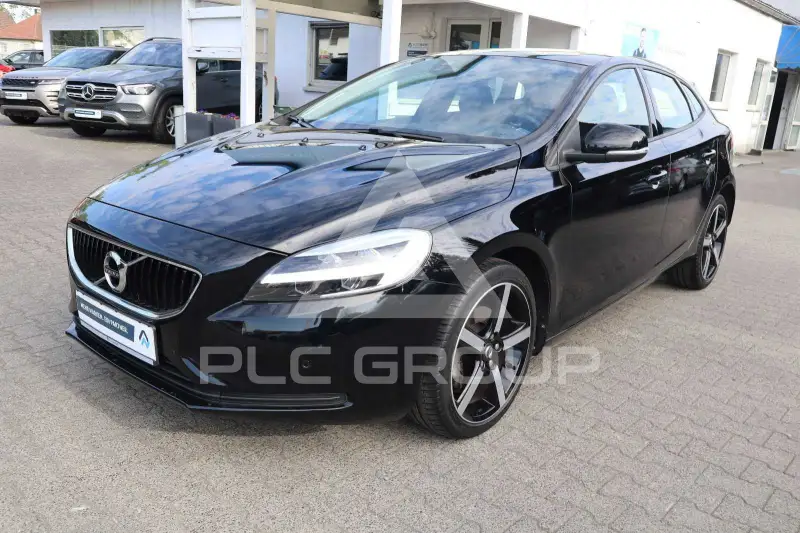 2018 Volvo V40