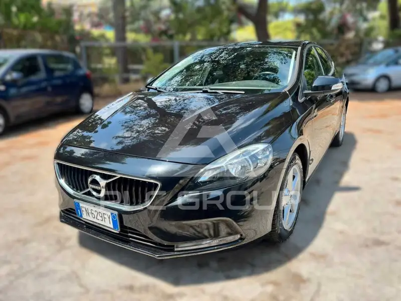 2018 Volvo V40