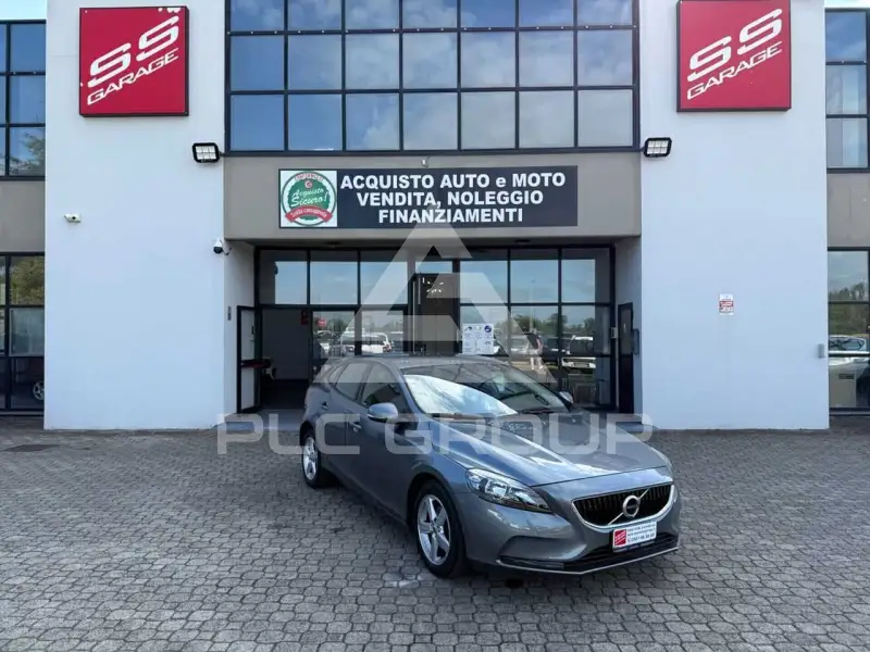 2018 Volvo V40