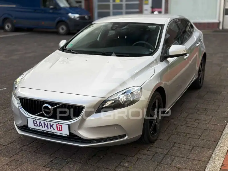 2018 Volvo V40