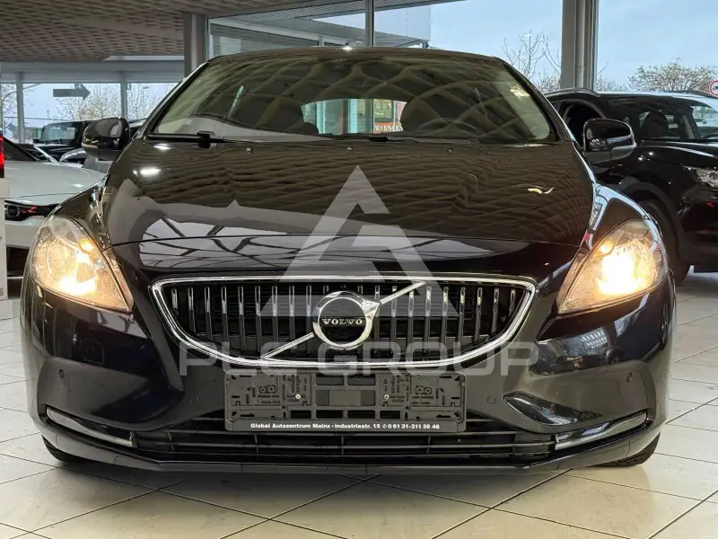 2018 Volvo V40