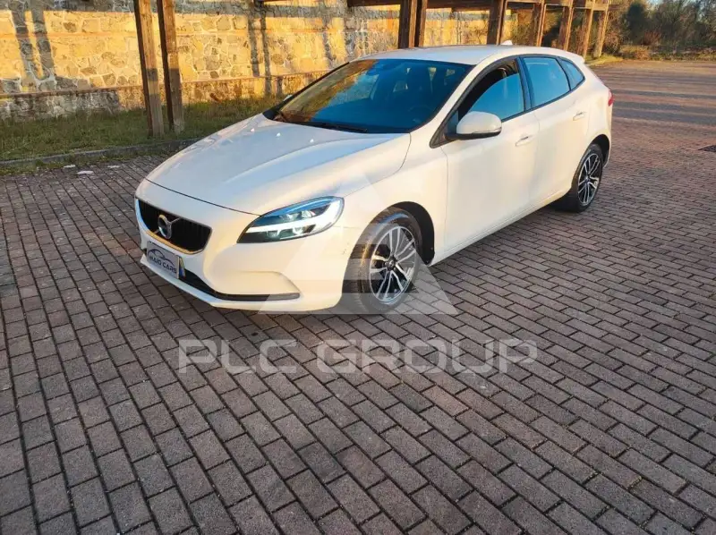 2018 Volvo V40