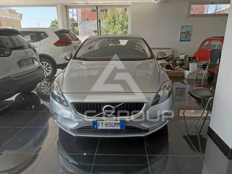 2018 Volvo V40