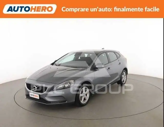 2018 Volvo V40