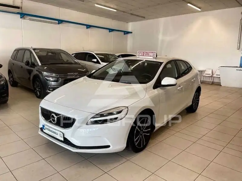 2018 Volvo V40