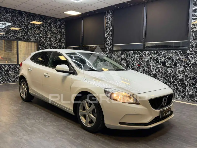 2018 Volvo V40