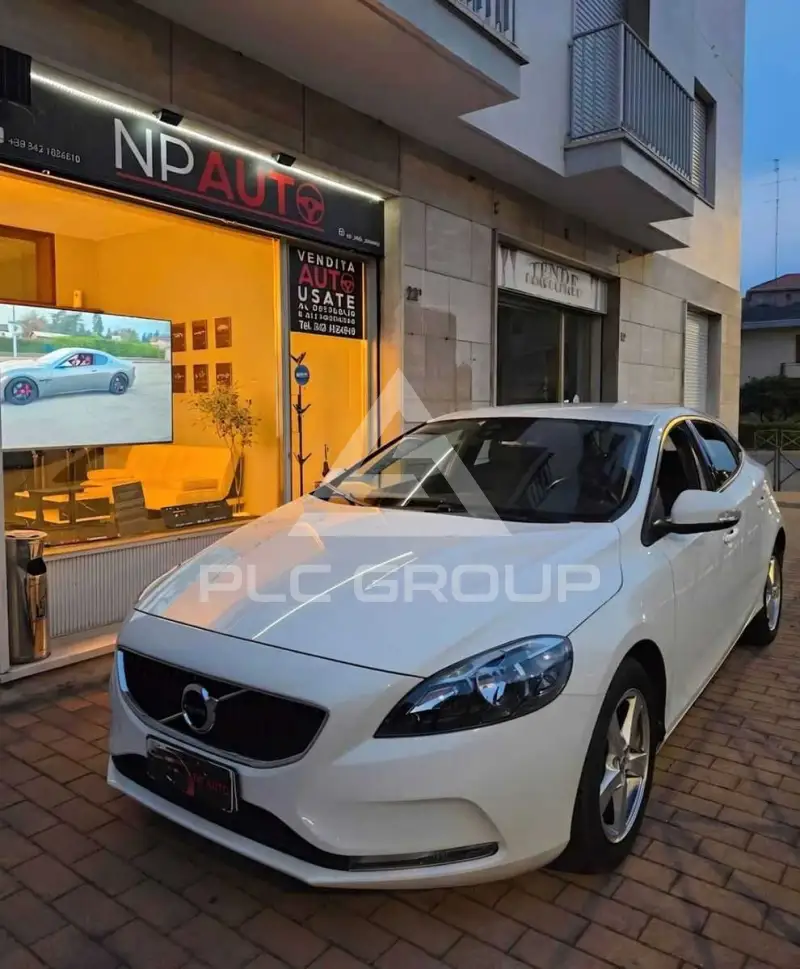 2018 Volvo V40