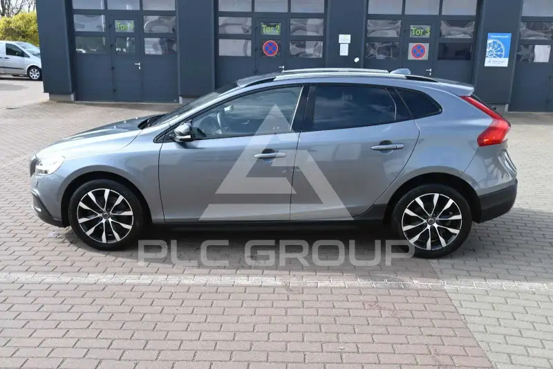 2018 Volvo V40